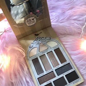 Pretty vulgar Nightingale eyeshadow palette